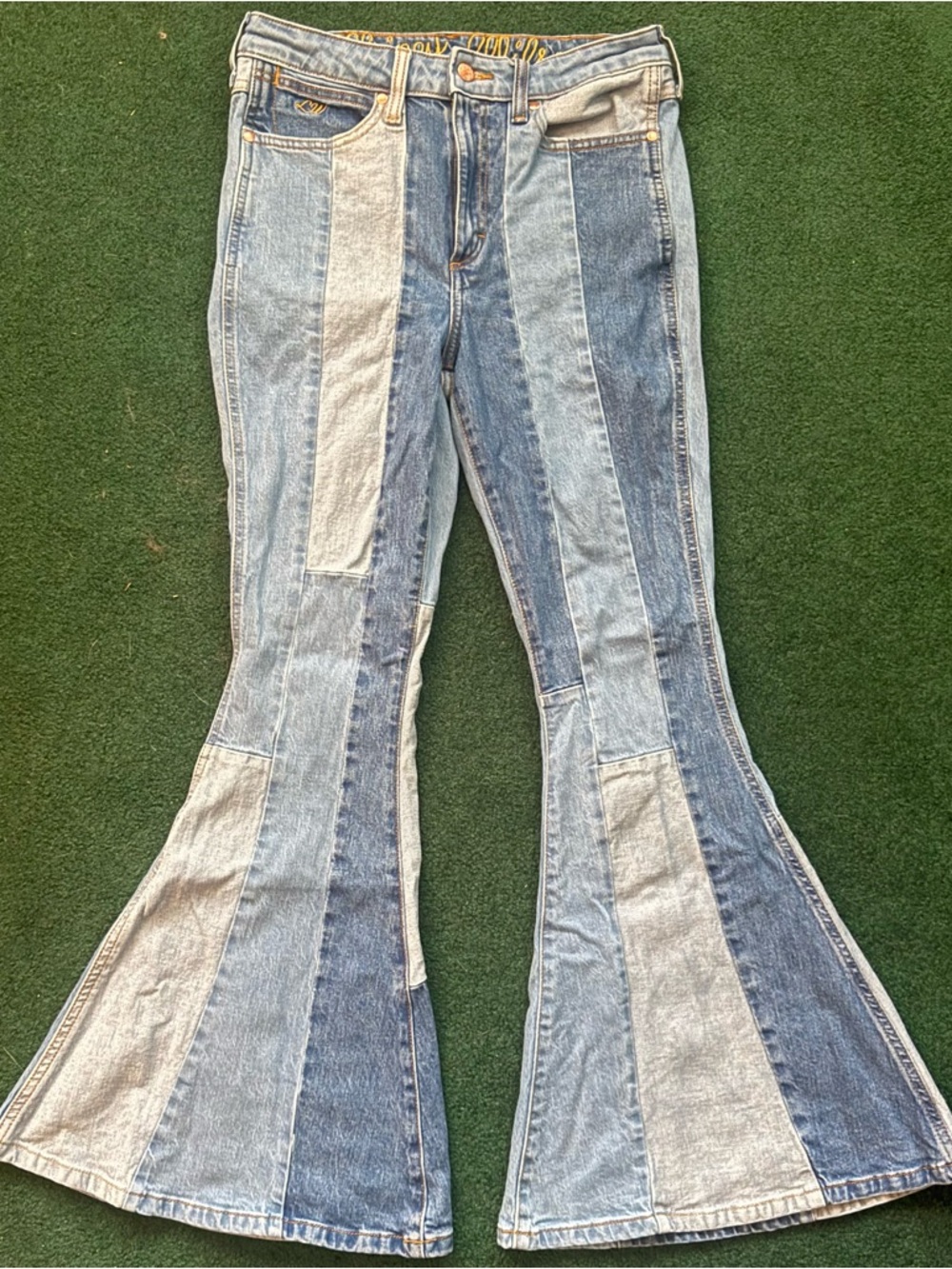 Wrangler x Lainey Wilson Patchwork Two-Tone Blue Flare Jeans - Picture 7 of 10